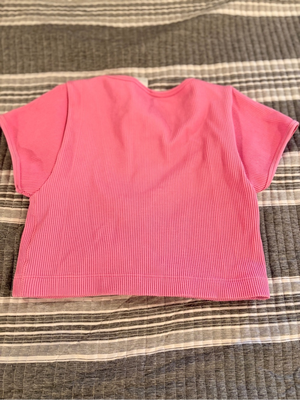 Gilly Hicks Women’s Large Pink Ribbed Ruched Crop Top - Picture 4 of 5
